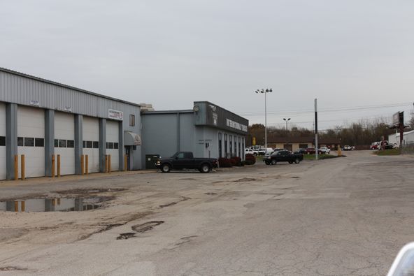 401 S Dirksen Pkwy, Springfield, IL 62703